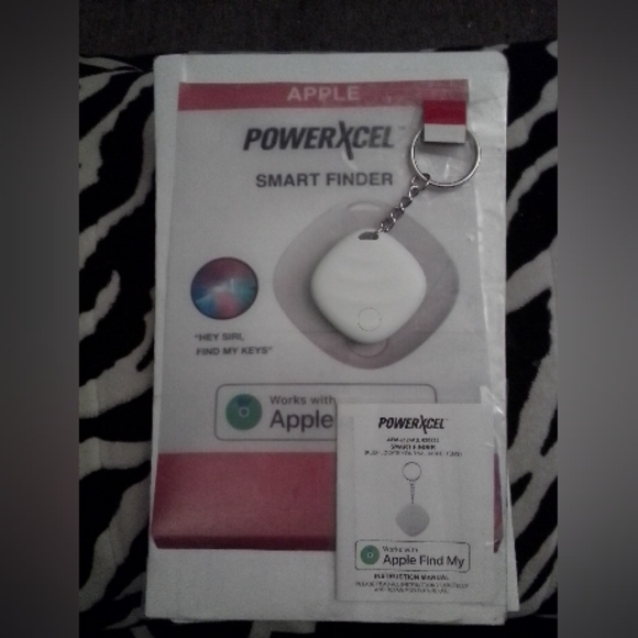 POWERXCEL SMART FINDER - Locates your Valuable Items/ Works w/Apple Find My -NEW - Picture 1 of 8